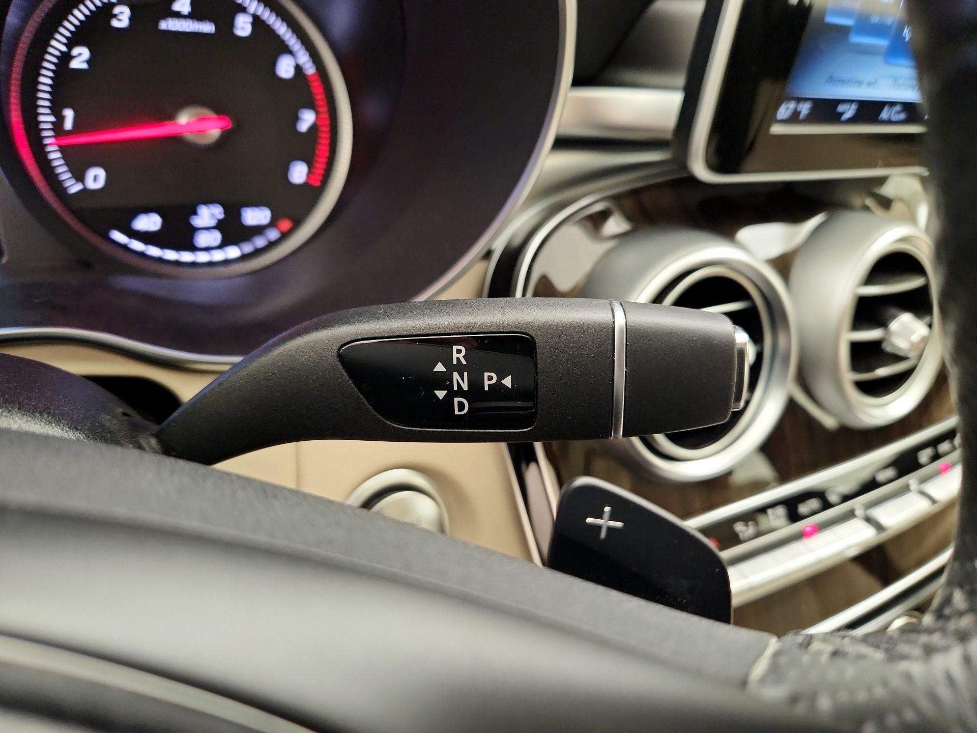 Thumbnail: 2015 Mercedes-Benz C-Class - 17