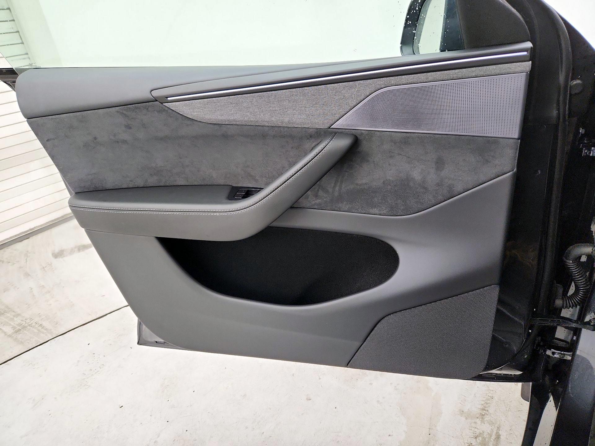 Thumbnail: 2026 Tesla Model Y - 12