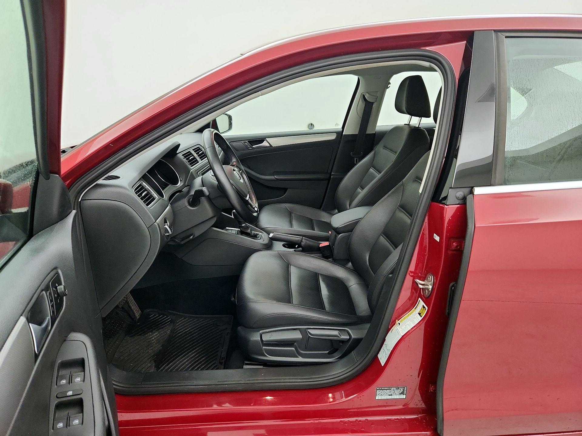 Thumbnail: 2017 Volkswagen Jetta - 11