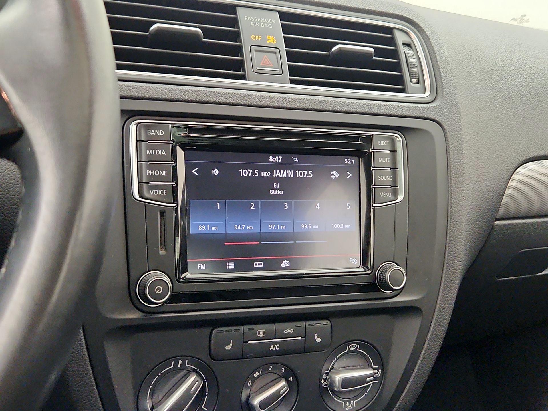 Thumbnail: 2017 Volkswagen Jetta - 15