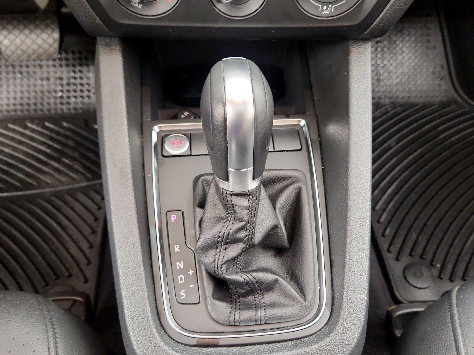 Thumbnail: 2017 Volkswagen Jetta - 17