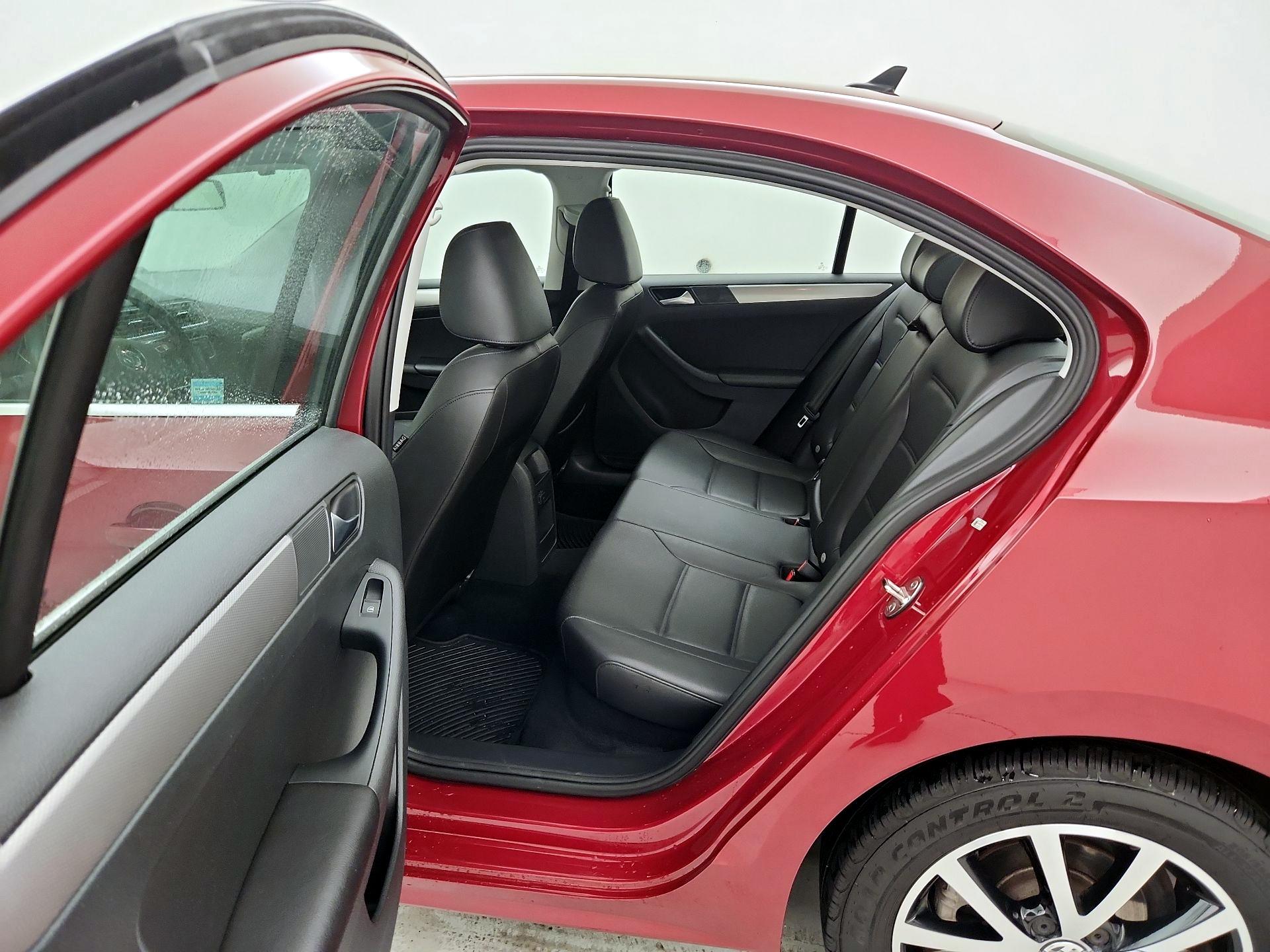 Thumbnail: 2017 Volkswagen Jetta - 19