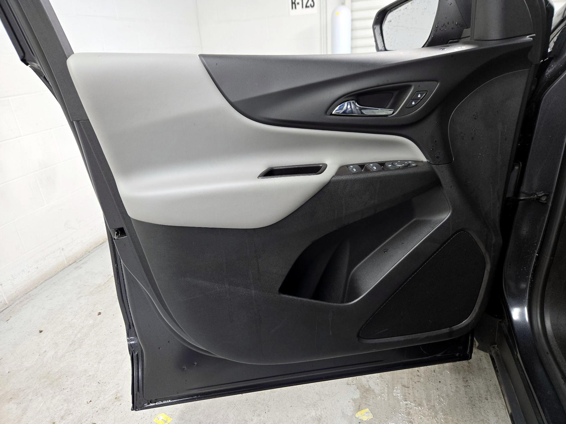 Thumbnail: 2022 Chevrolet Equinox - 12