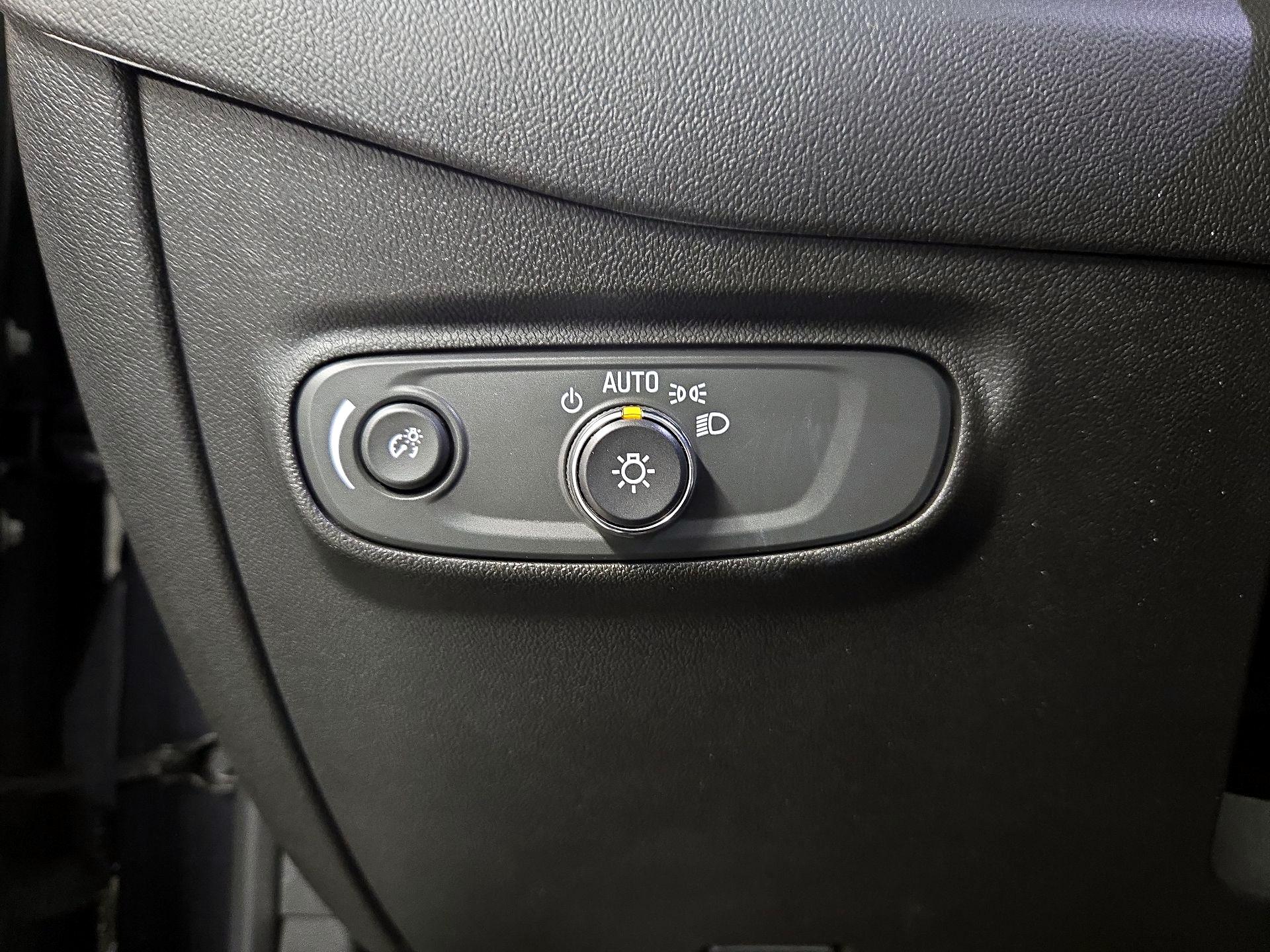 Thumbnail: 2022 Chevrolet Equinox - 13