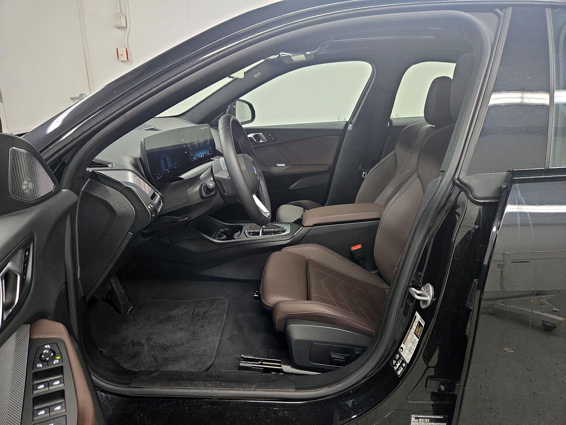 Thumbnail: 2025 BMW 2 Series - 11