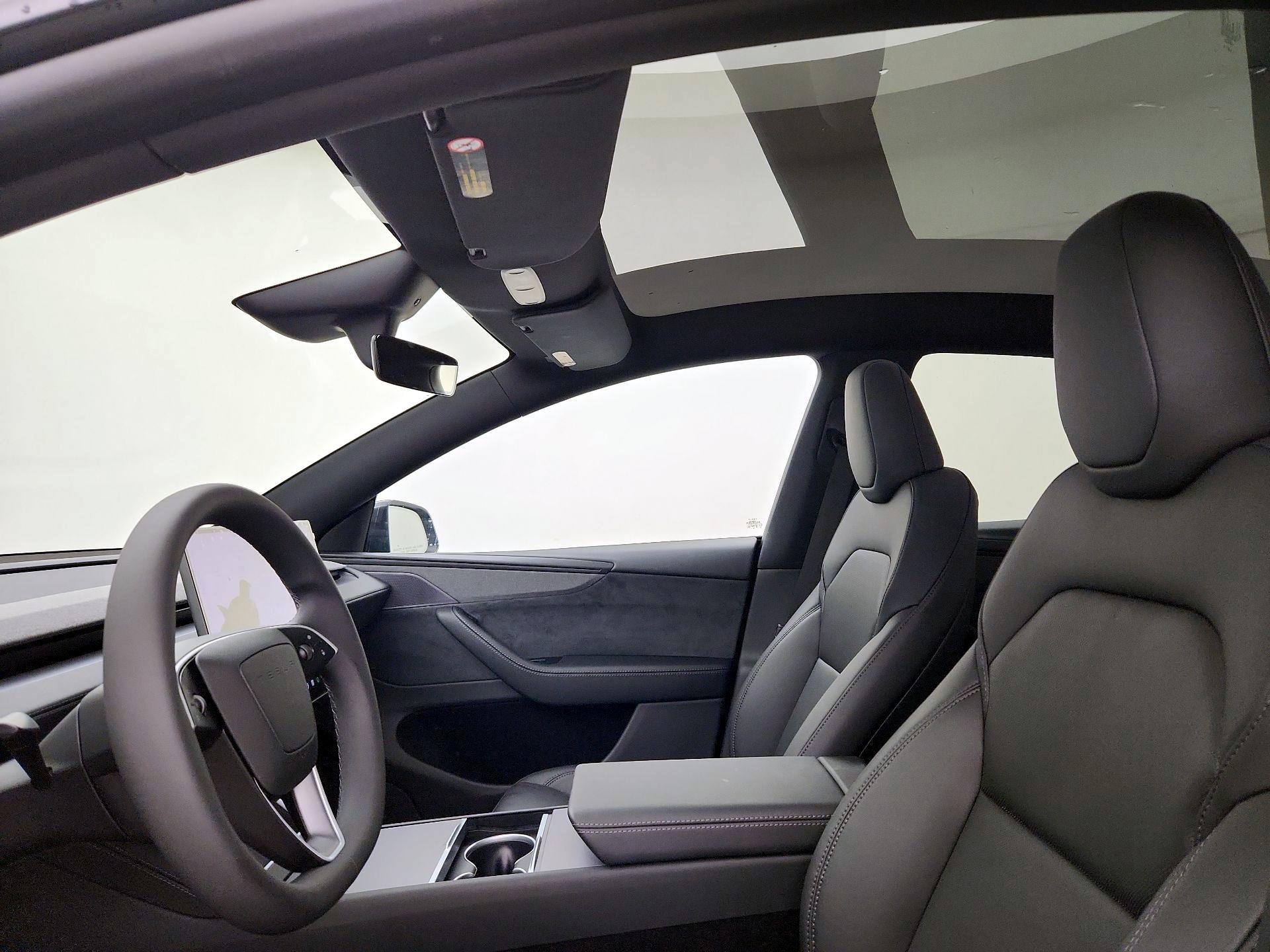 Thumbnail: 2026 Tesla Model Y - 19