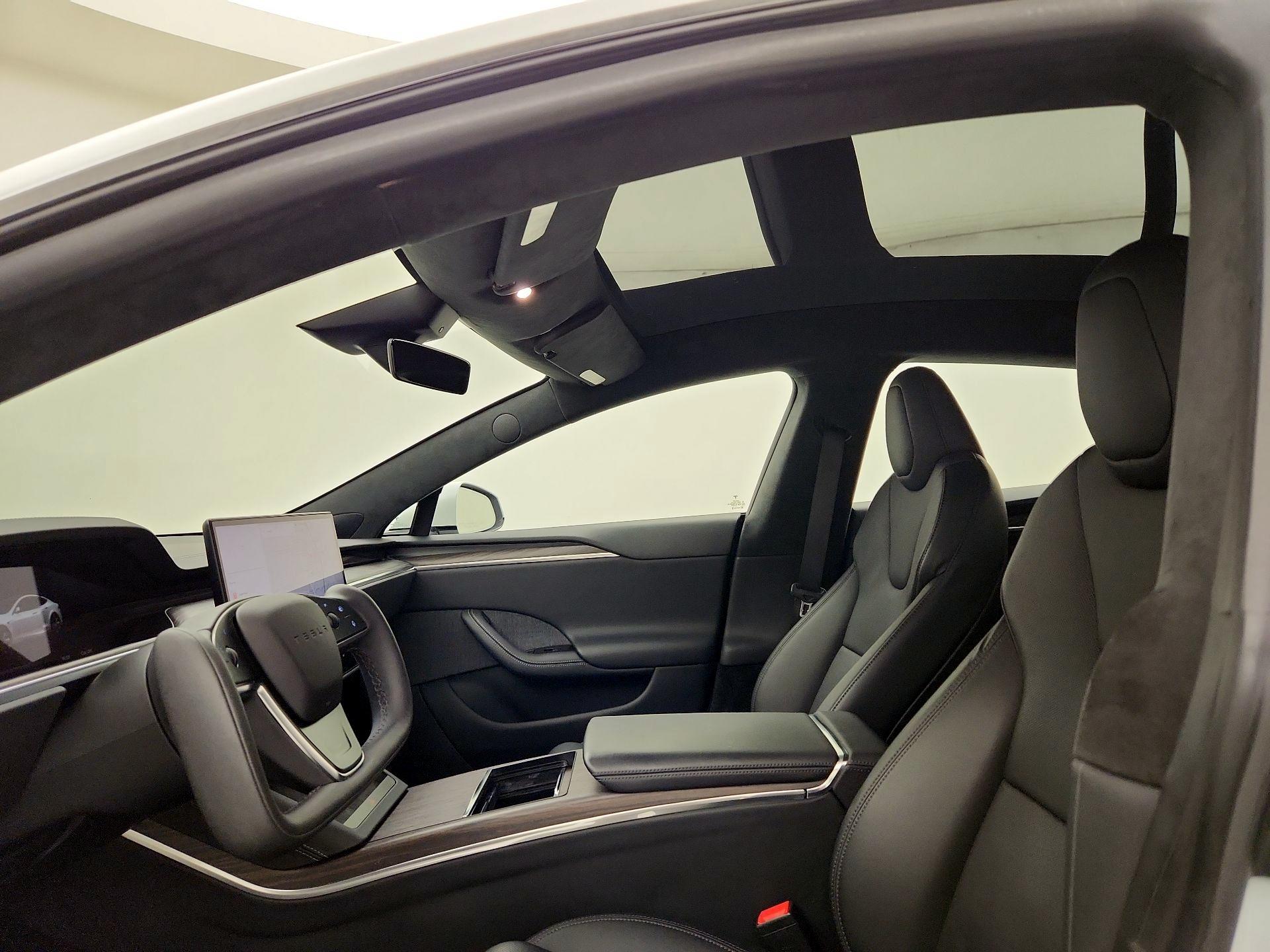 Thumbnail: 2022 Tesla Model S - 19