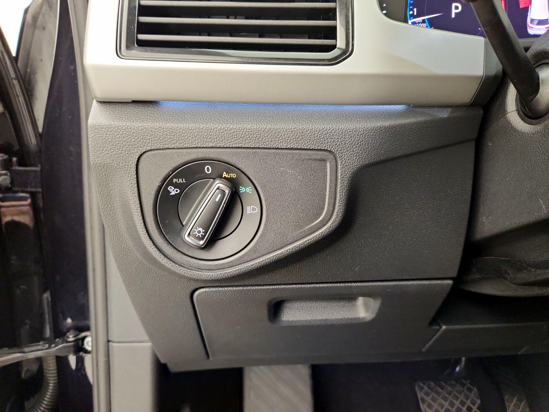 Thumbnail: 2021 Volkswagen Atlas - 13