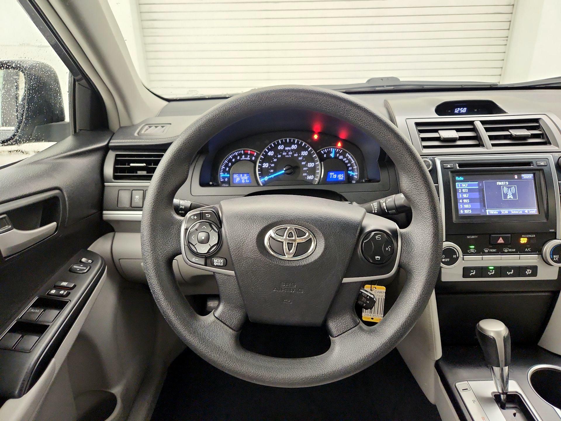 Thumbnail: 2014 Toyota Camry - 10