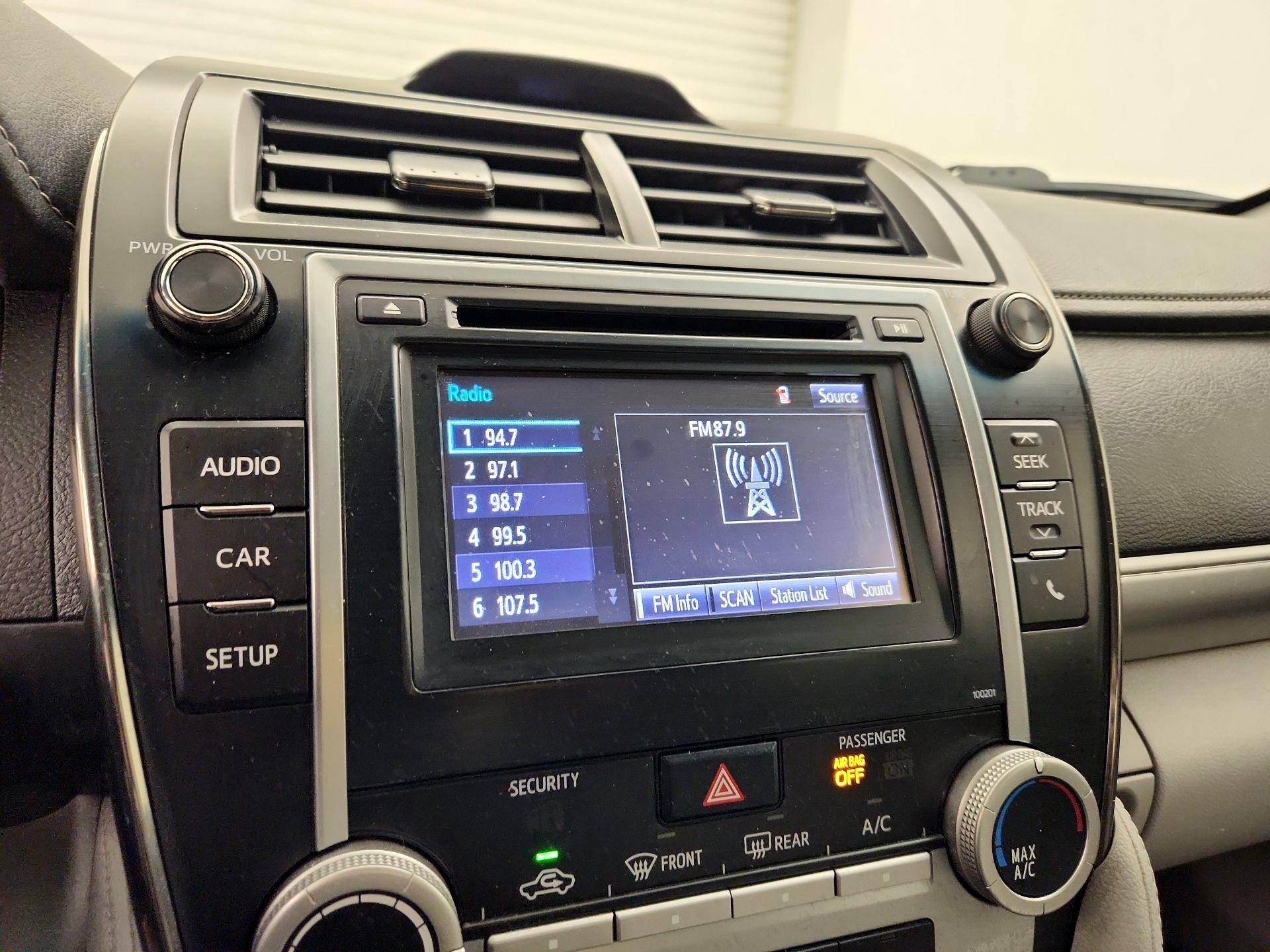 Thumbnail: 2014 Toyota Camry - 15