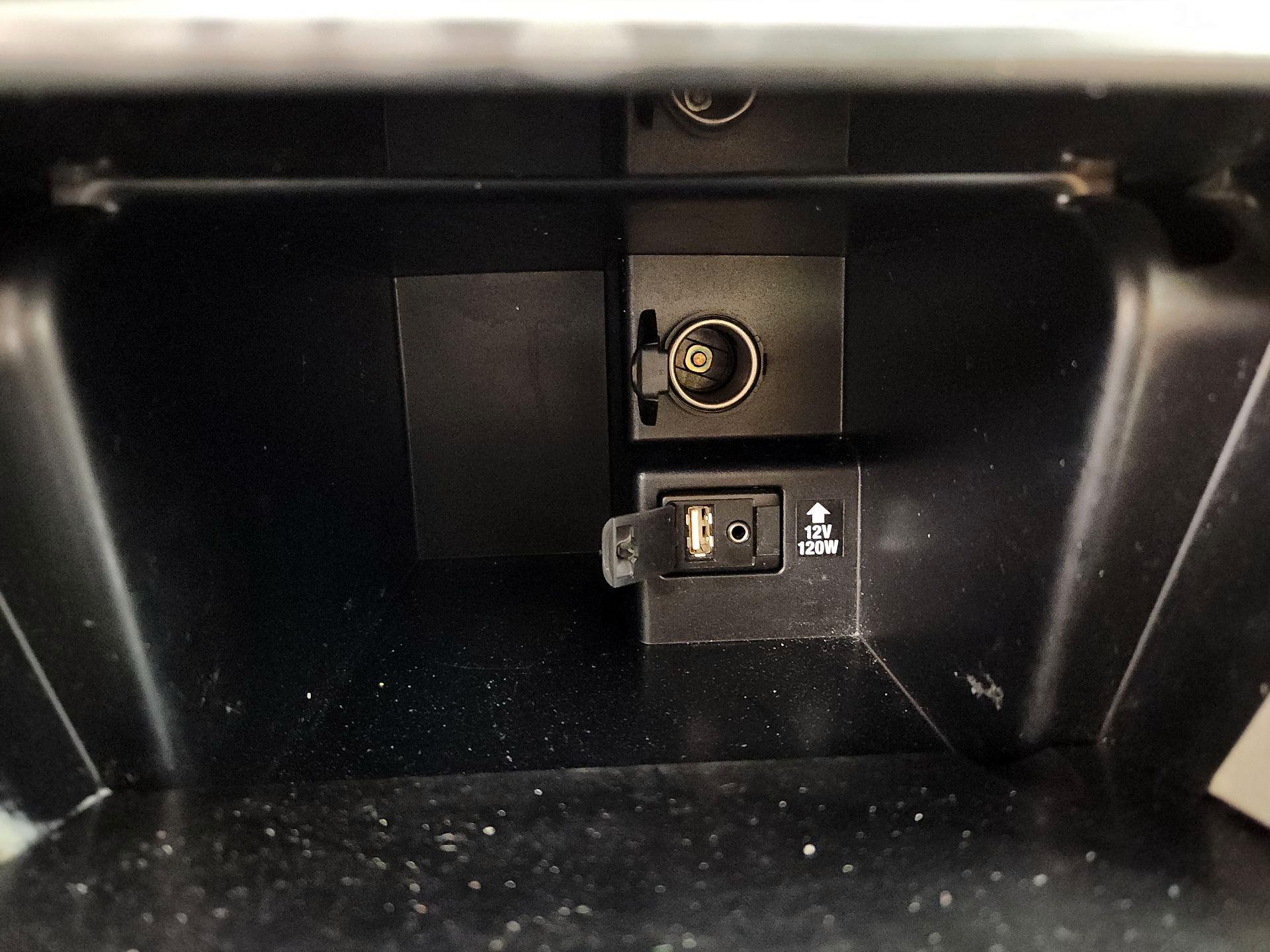 Thumbnail: 2014 Toyota Camry - 18