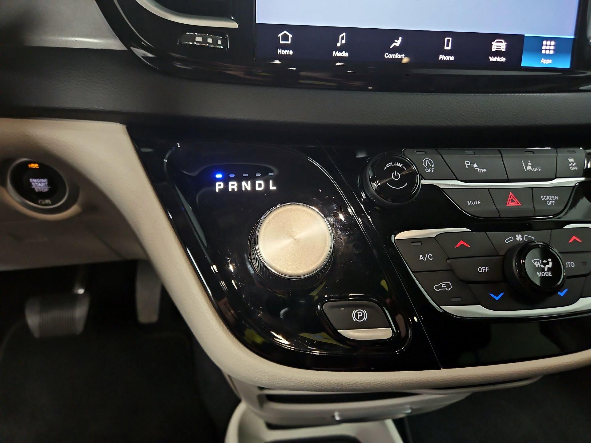 Thumbnail: 2024 Chrysler Pacifica - 17