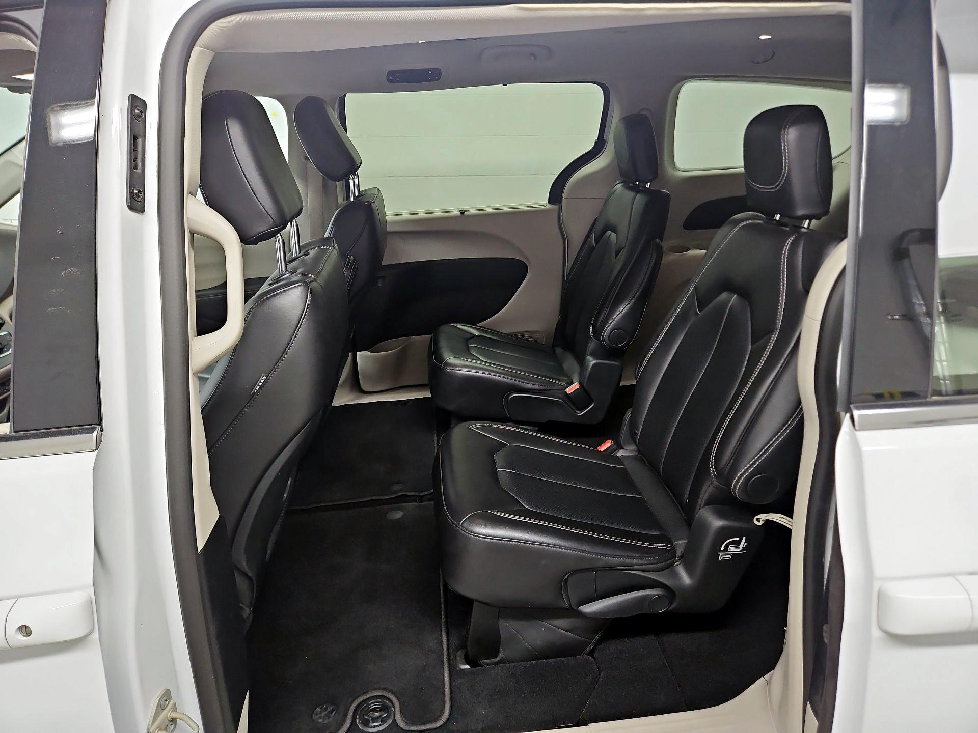 Thumbnail: 2024 Chrysler Pacifica - 19