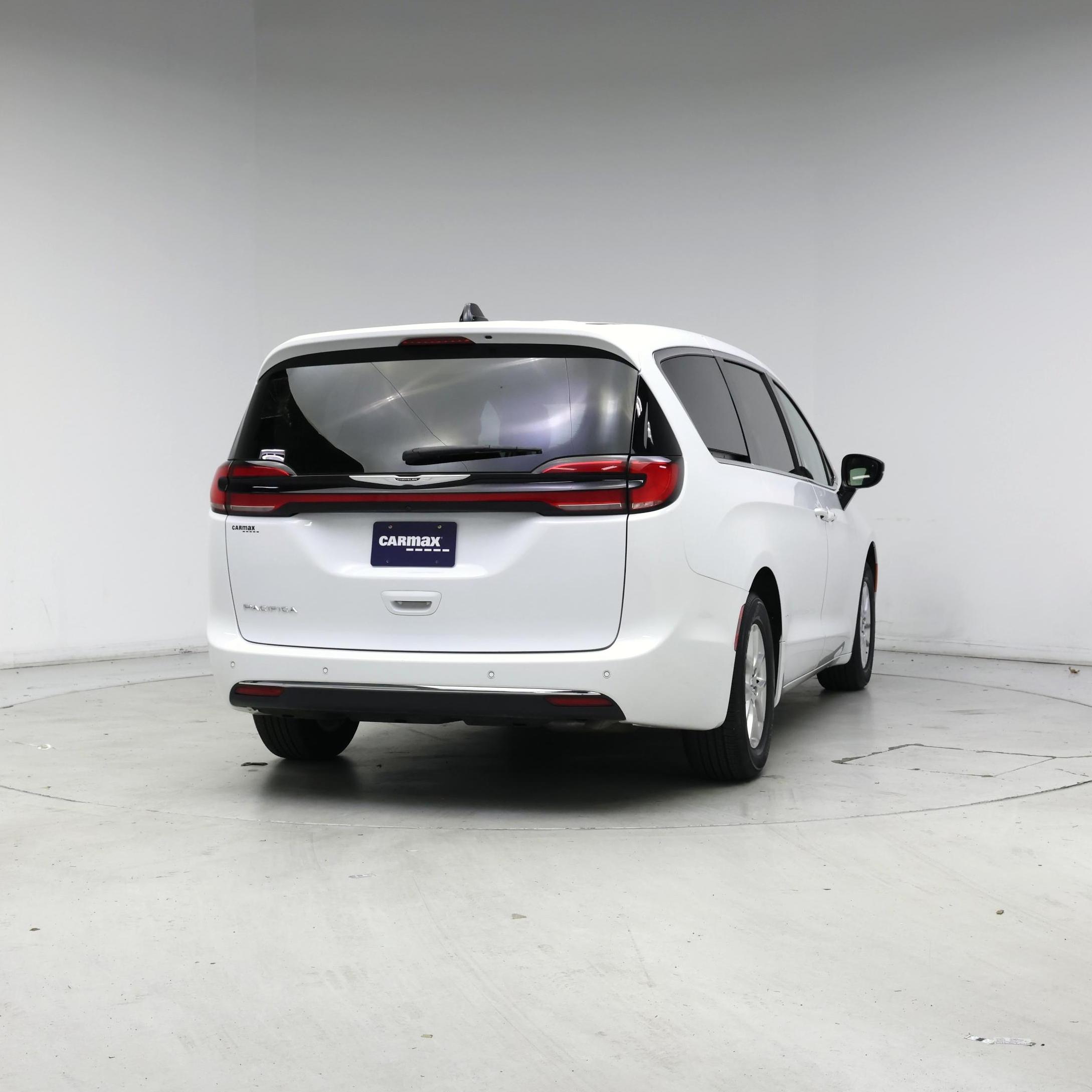 Thumbnail: 2024 Chrysler Pacifica - 8