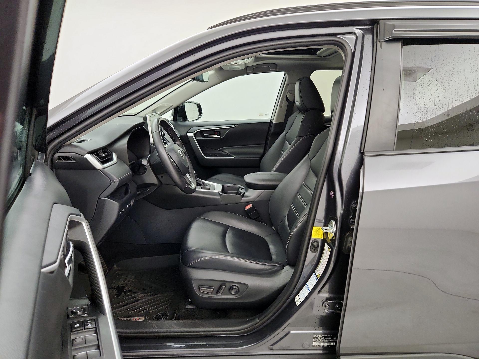 Thumbnail: 2019 Toyota RAV4 - 11