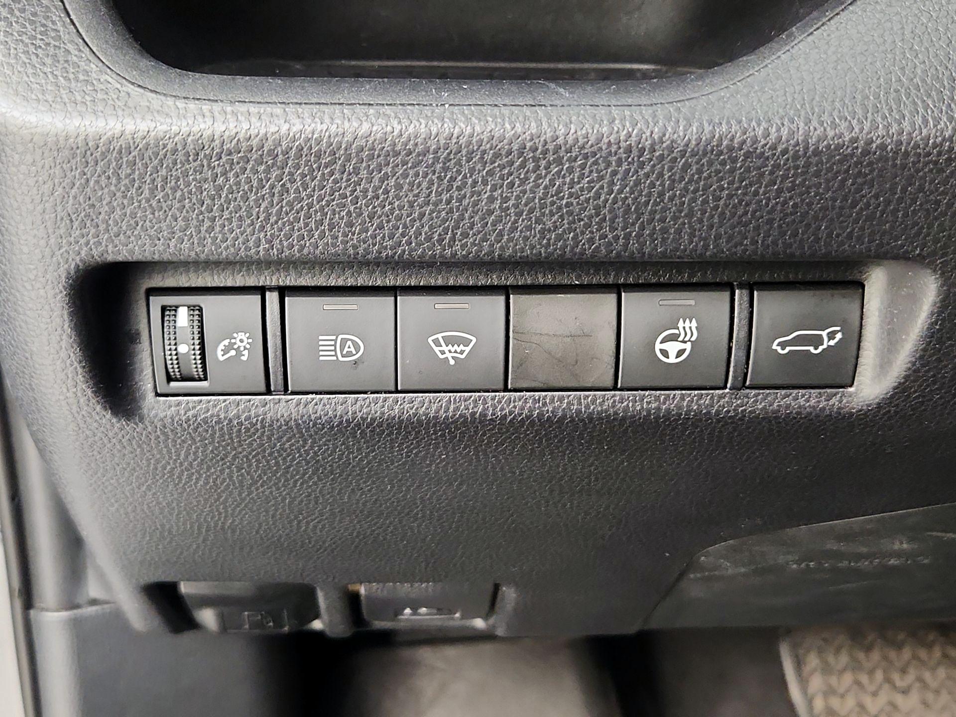 Thumbnail: 2019 Toyota RAV4 - 13