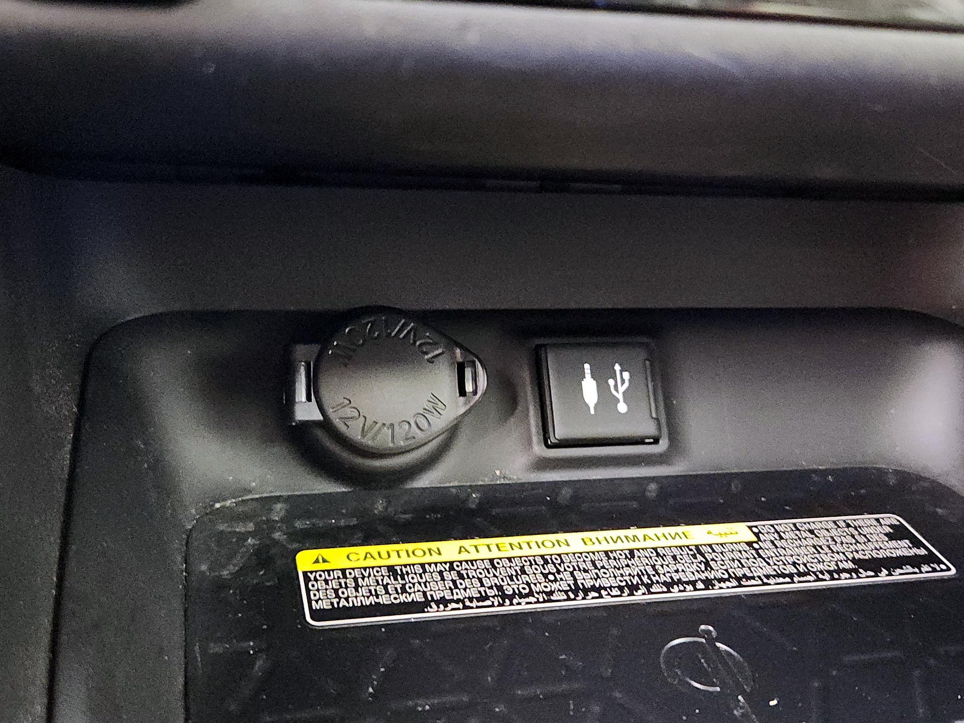Thumbnail: 2019 Toyota RAV4 - 18