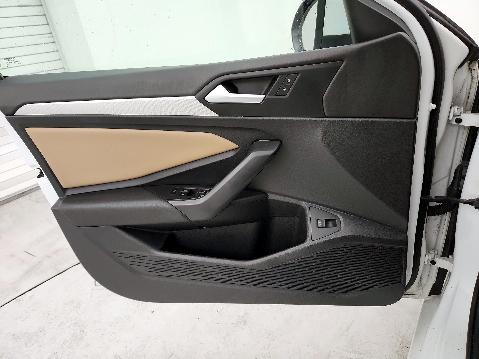 Thumbnail: 2019 Volkswagen Jetta - 12