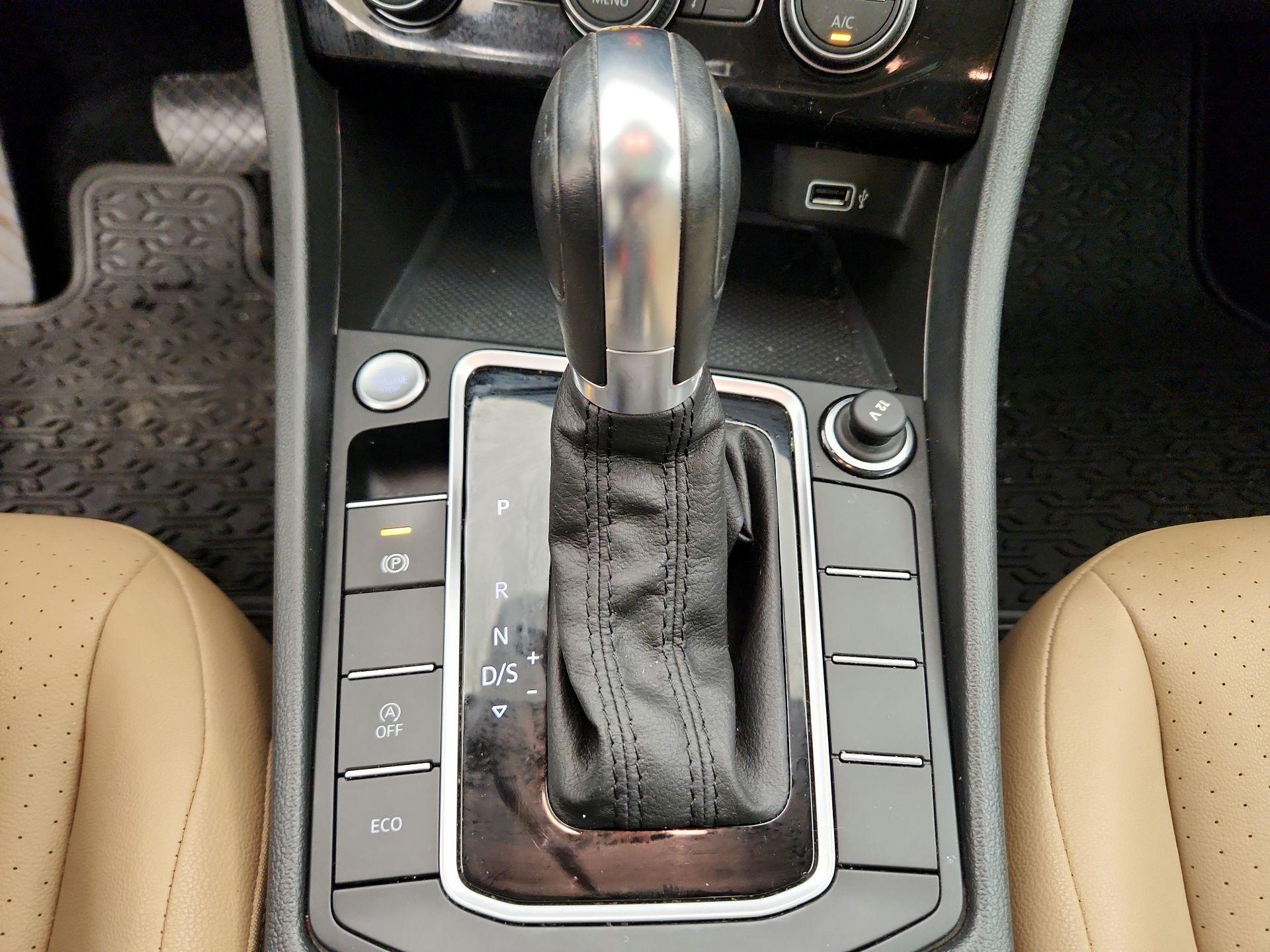 Thumbnail: 2019 Volkswagen Jetta - 17