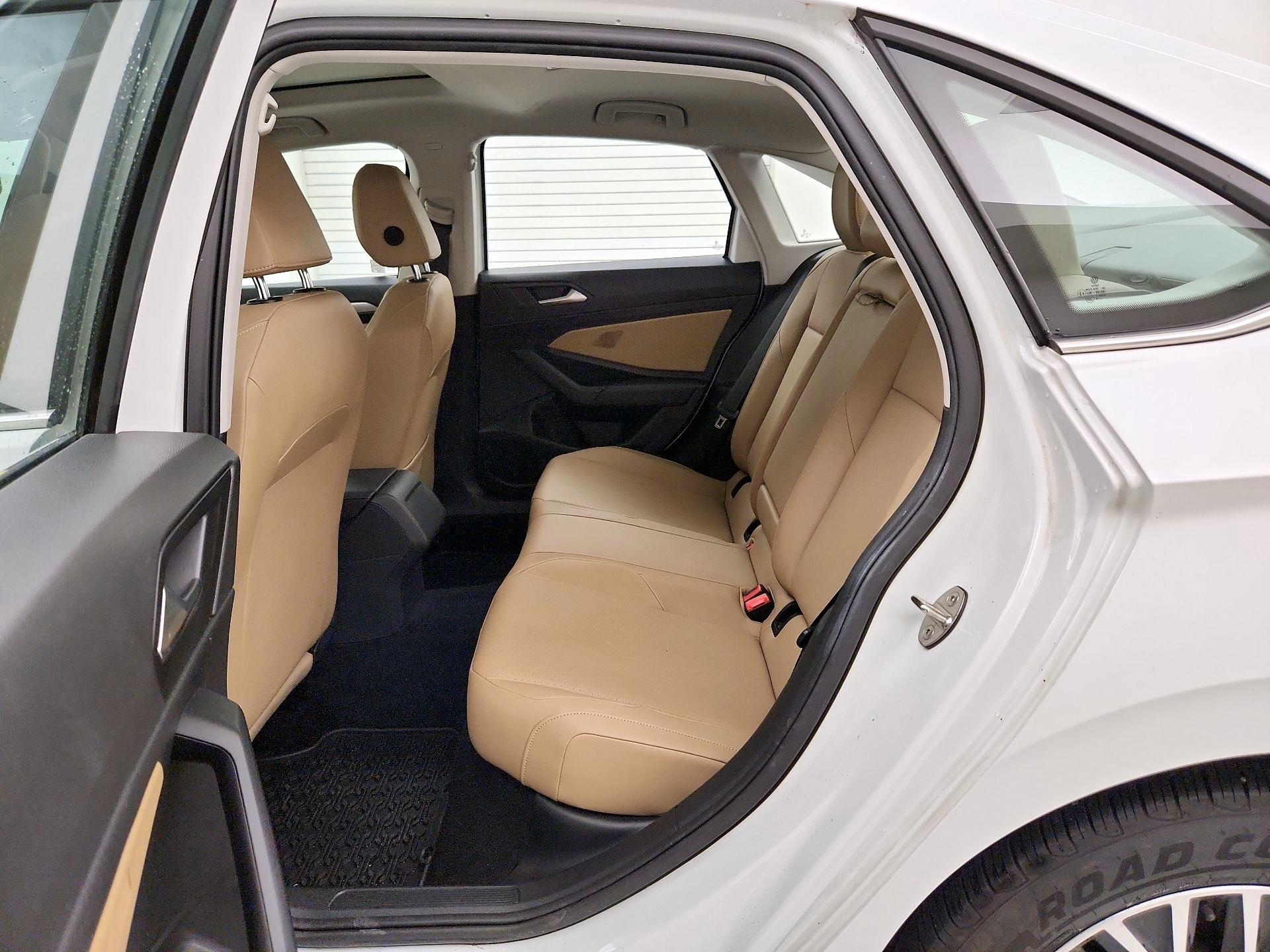 Thumbnail: 2019 Volkswagen Jetta - 20