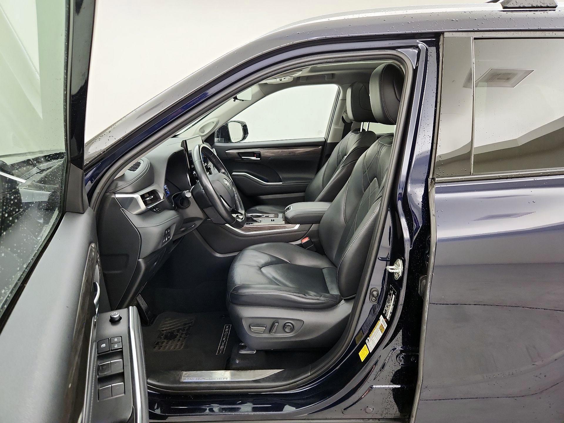 Thumbnail: 2020 Toyota Highlander - 11