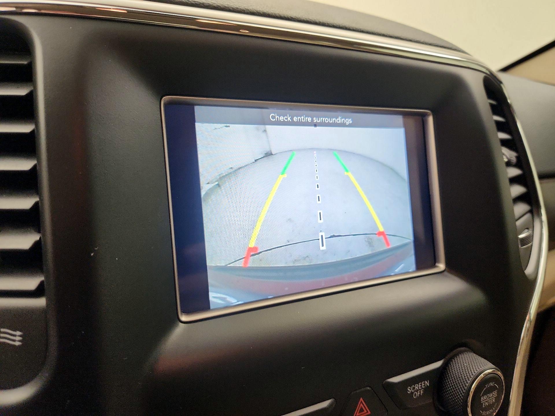 Thumbnail: 2018 Jeep Grand Cherokee - 14