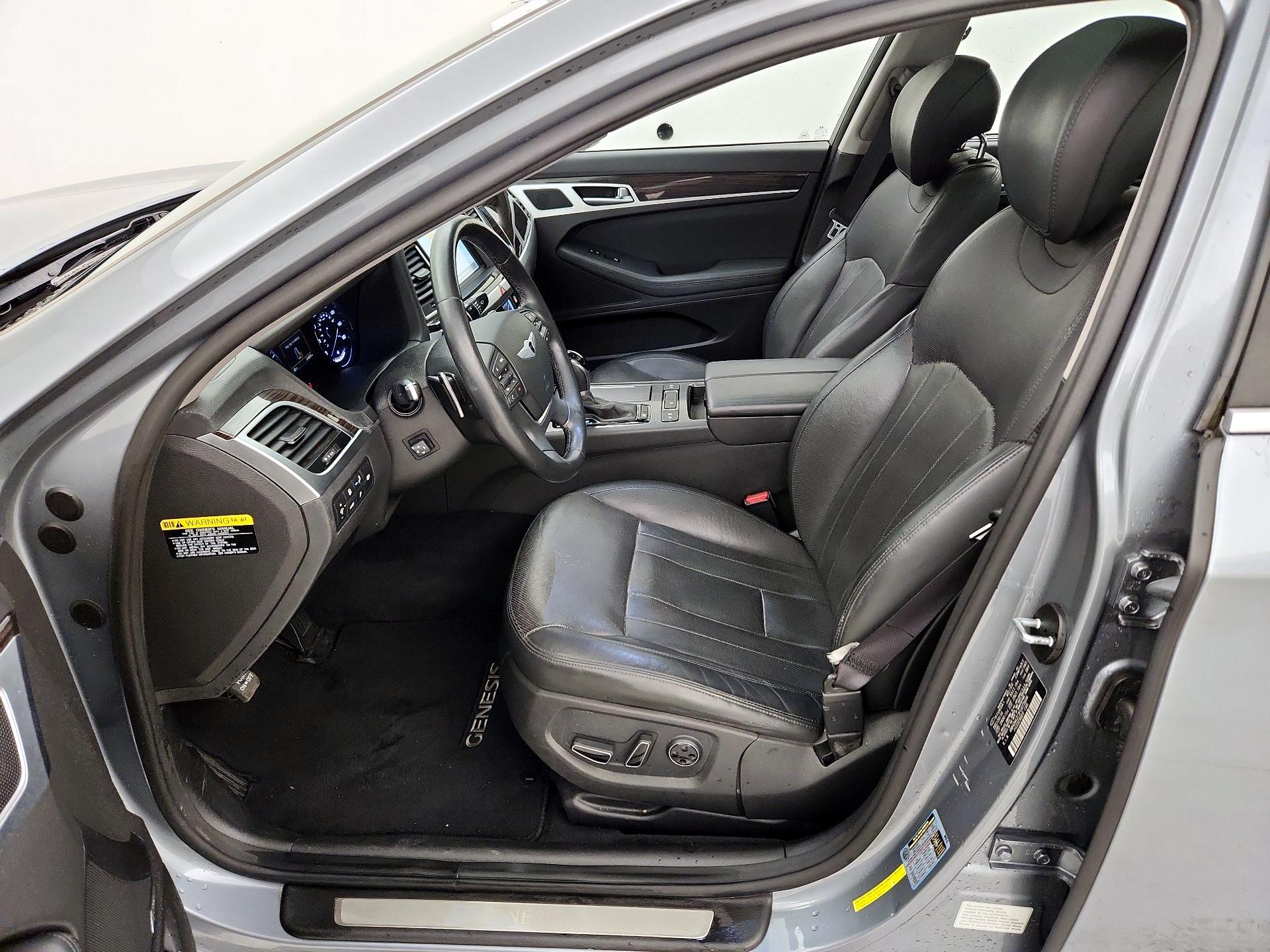 Thumbnail: 2015 Hyundai Genesis - 11