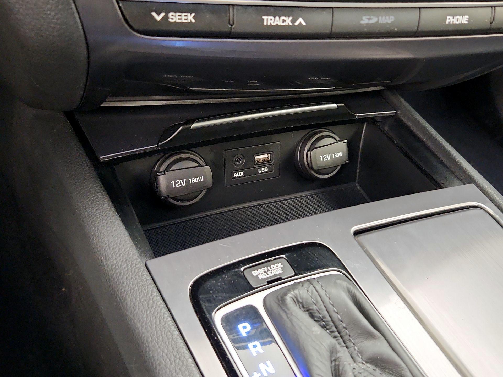 Thumbnail: 2015 Hyundai Genesis - 19