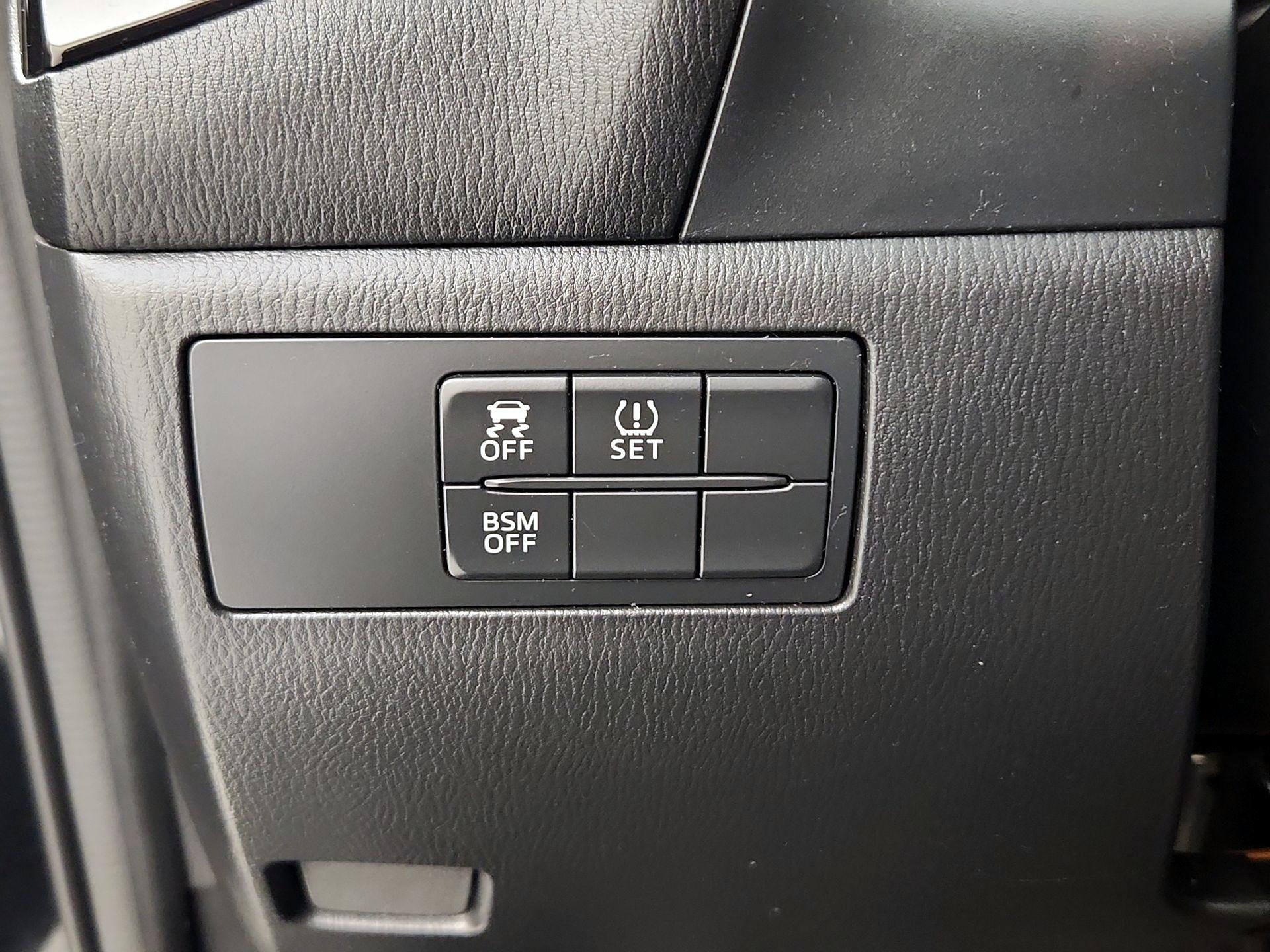 Thumbnail: 2014 Mazda Mazda3 - 13