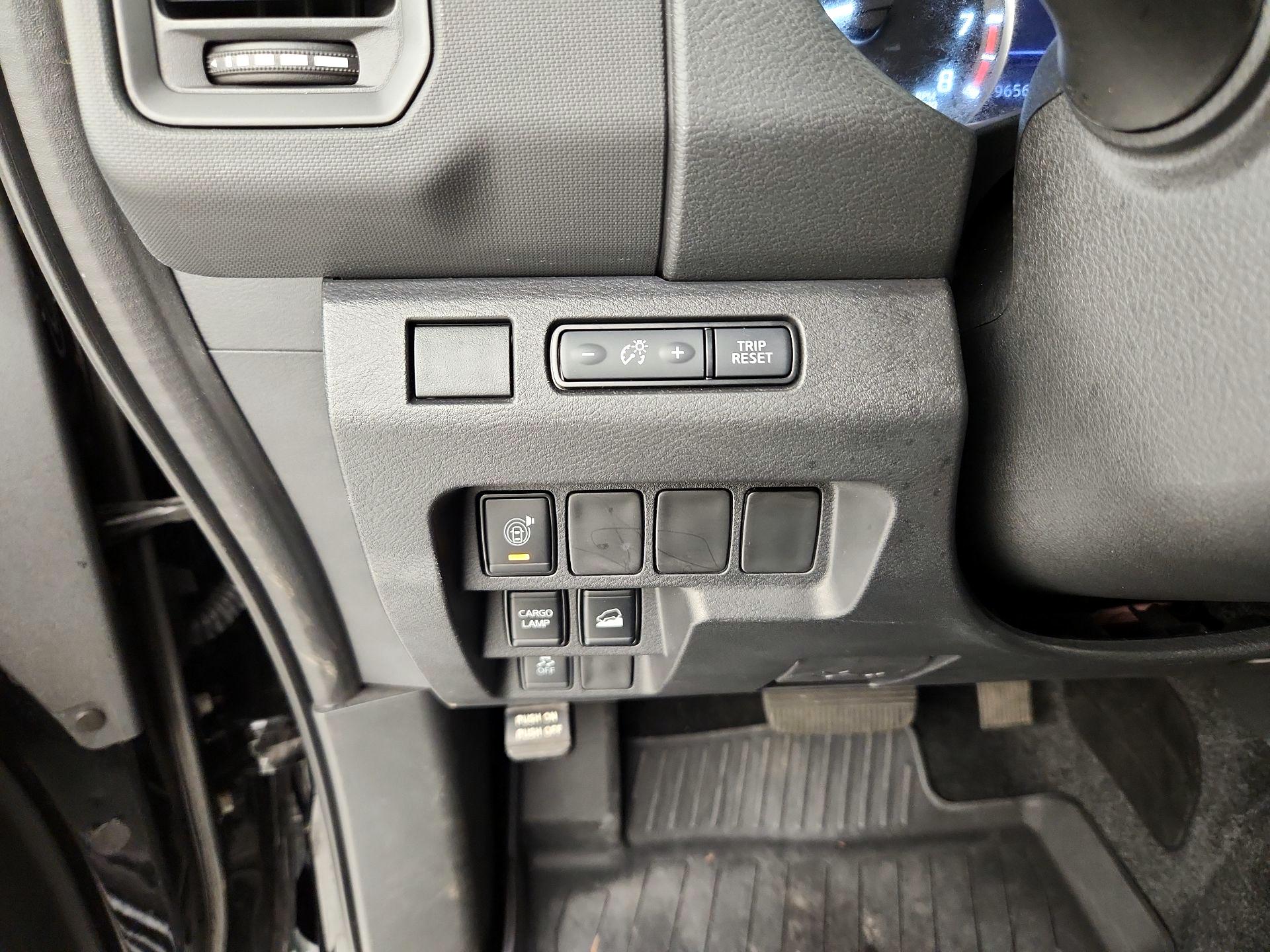 Thumbnail: 2022 Nissan Frontier - 13