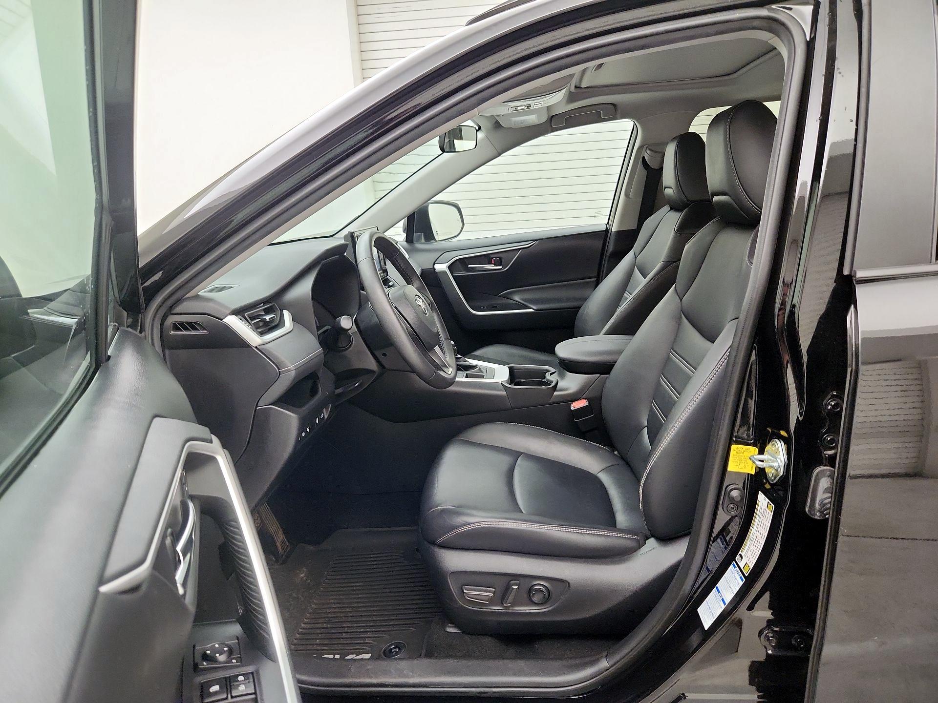 Thumbnail: 2021 Toyota RAV4 - 11