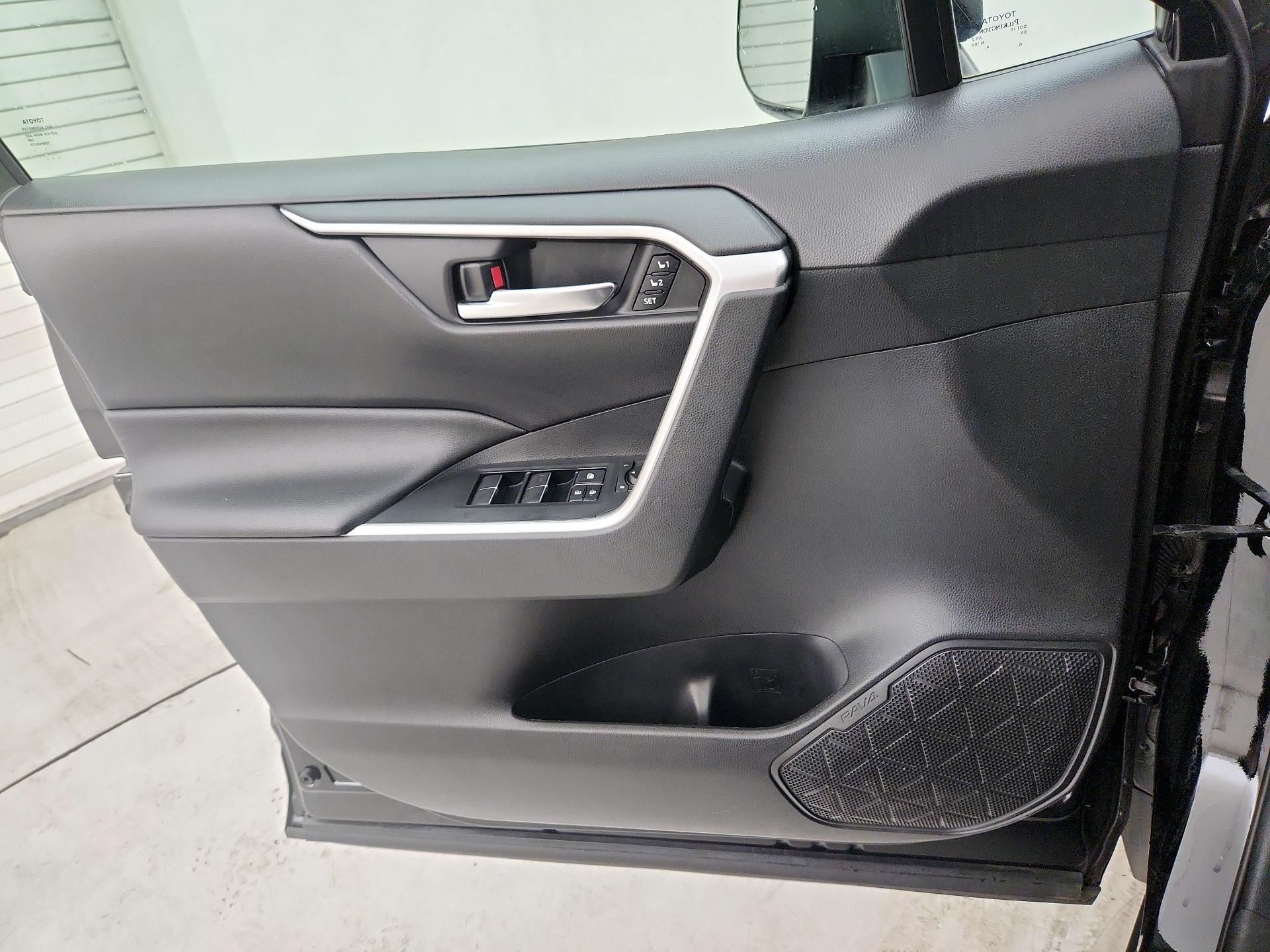 Thumbnail: 2021 Toyota RAV4 - 12