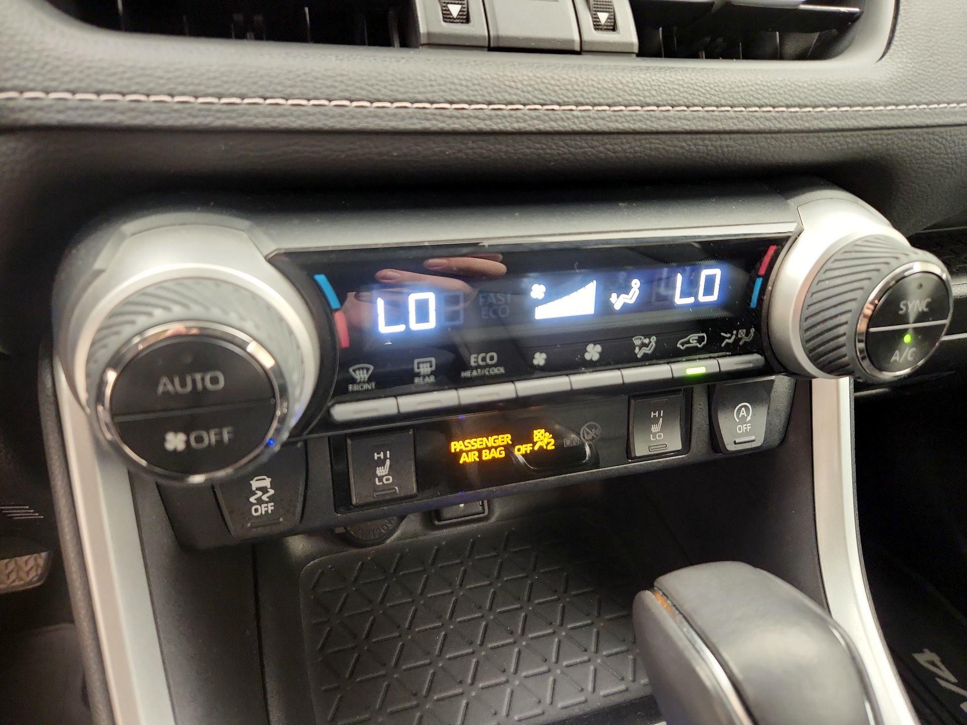 Thumbnail: 2021 Toyota RAV4 - 16