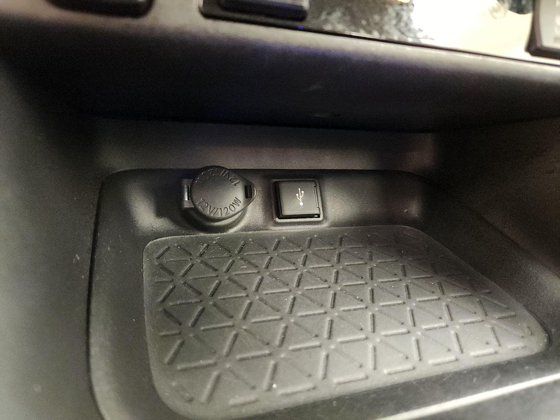 Thumbnail: 2021 Toyota RAV4 - 18