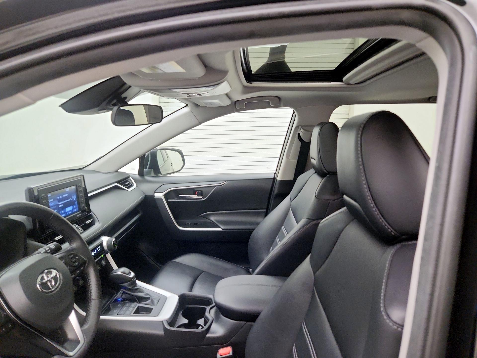 Thumbnail: 2021 Toyota RAV4 - 19