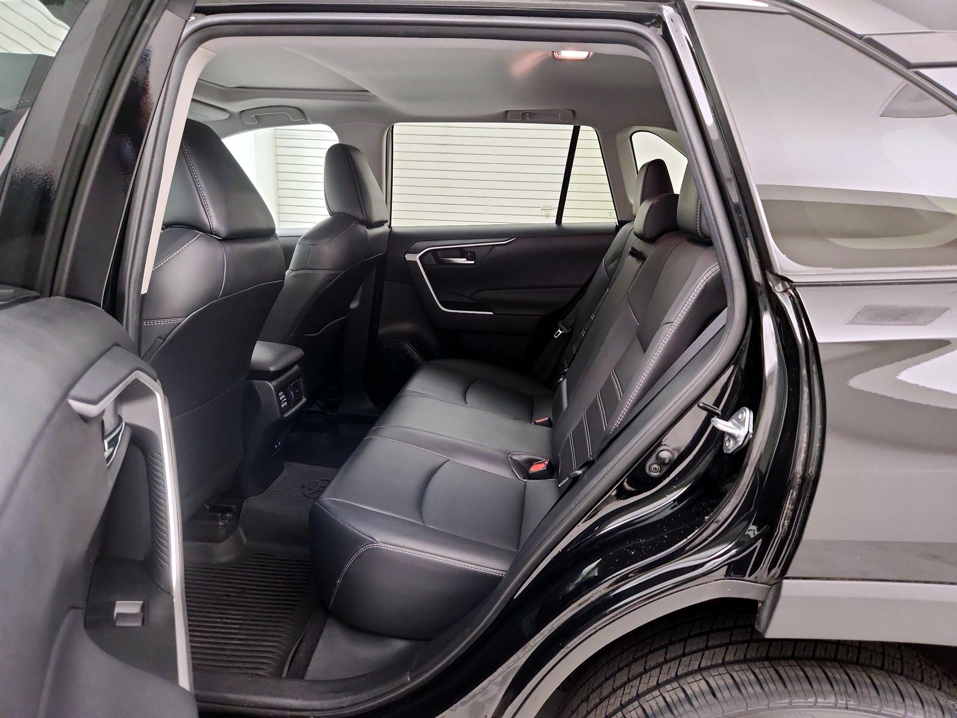 Thumbnail: 2021 Toyota RAV4 - 20