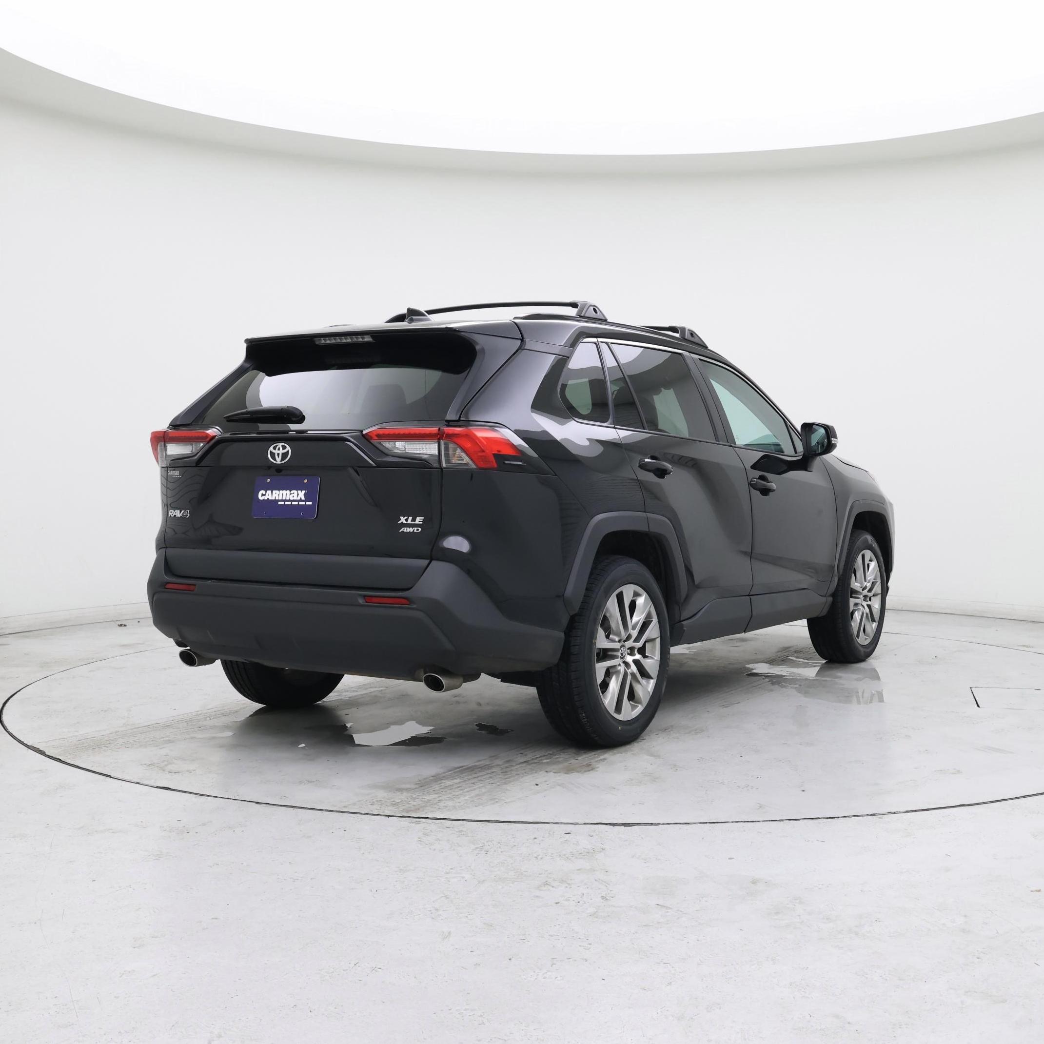 Thumbnail: 2021 Toyota RAV4 - 8