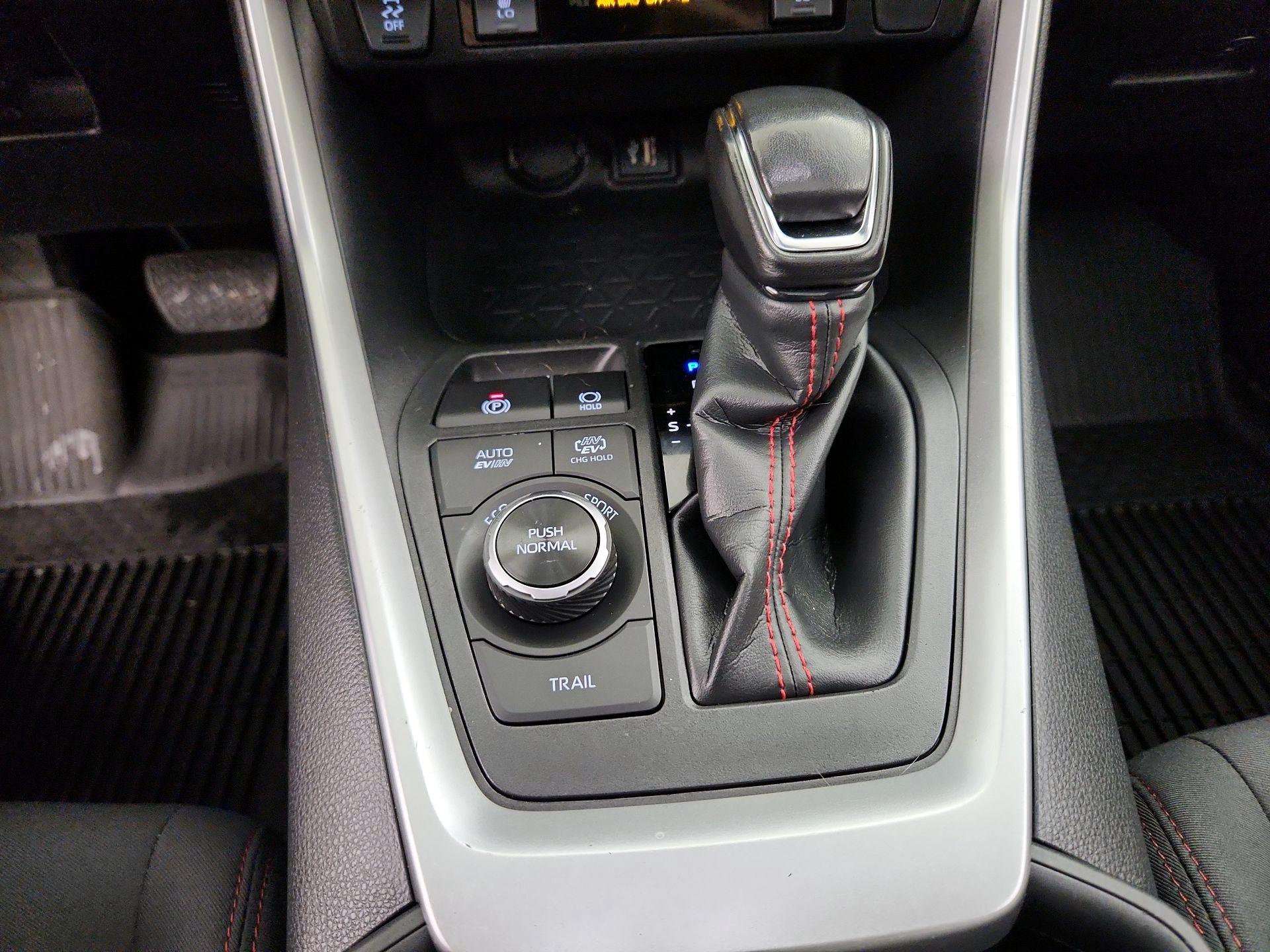 Thumbnail: 2024 Toyota RAV4 - 18