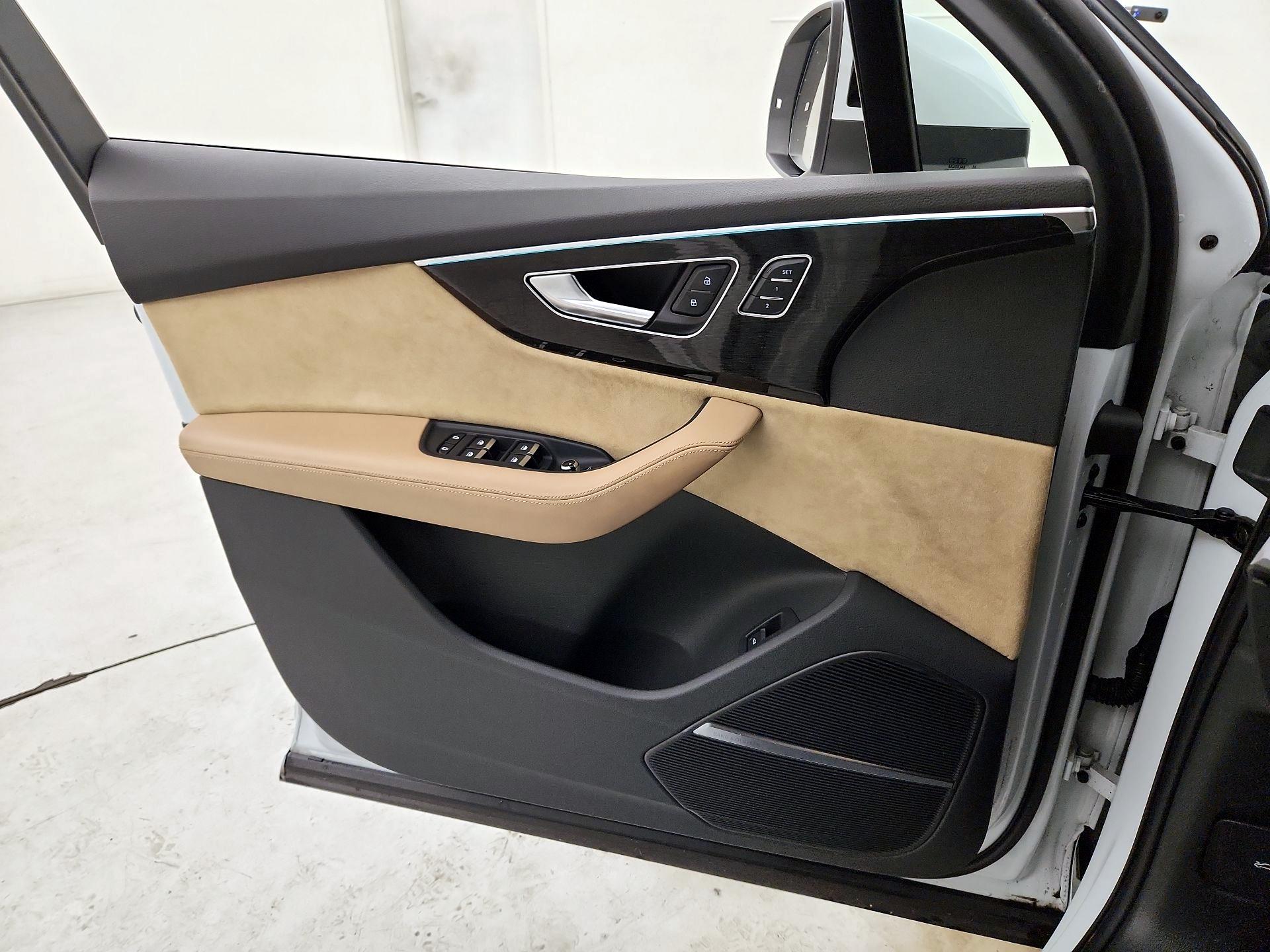 Thumbnail: 2021 Audi Q7 - 12