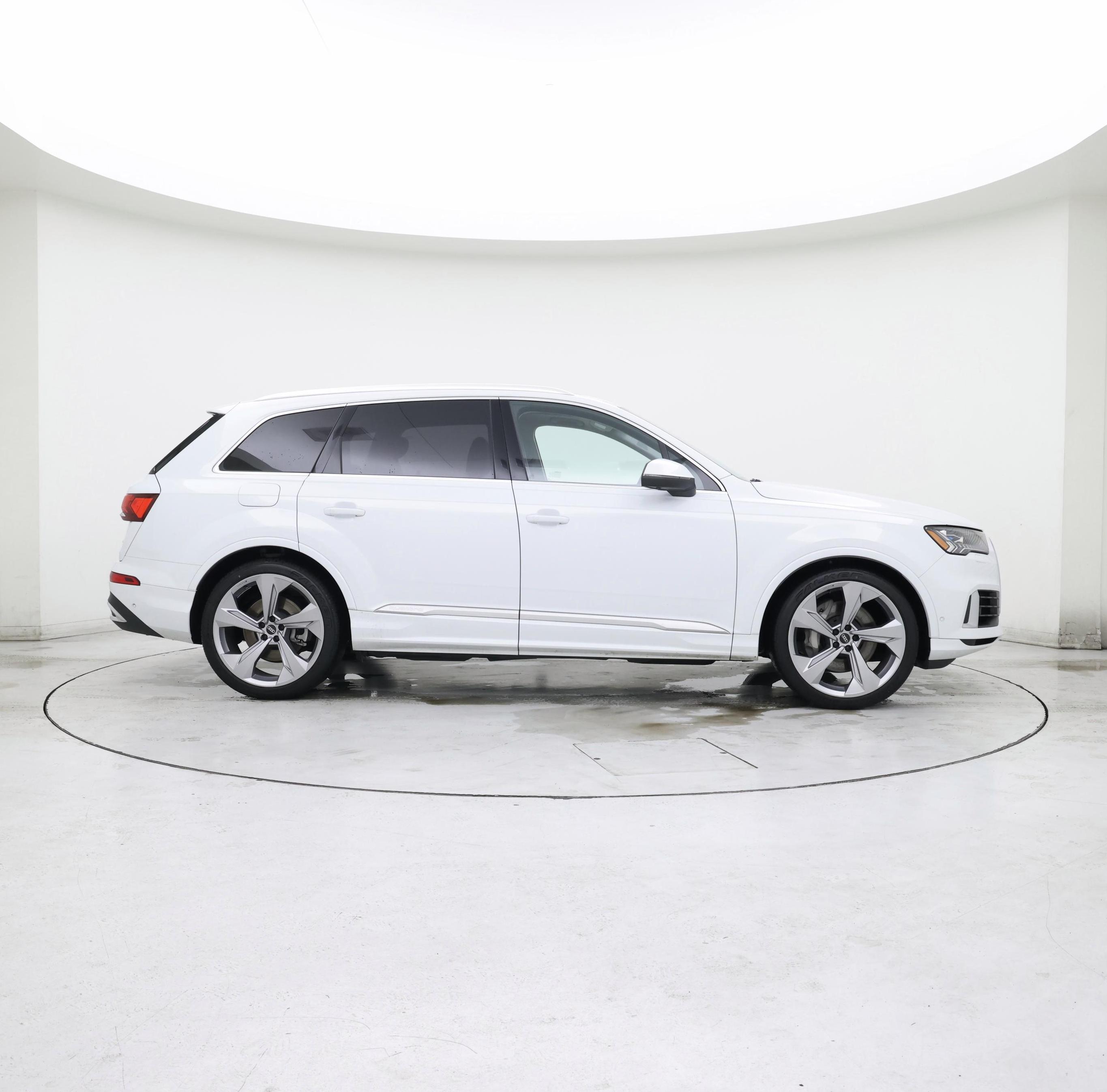 Thumbnail: 2021 Audi Q7 - 7