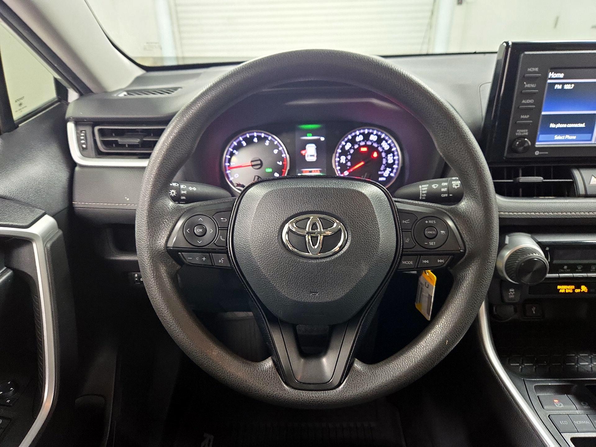 Thumbnail: 2020 Toyota RAV4 - 10
