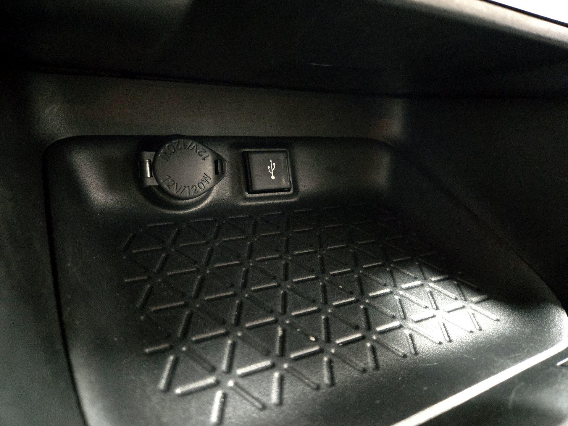 Thumbnail: 2020 Toyota RAV4 - 18