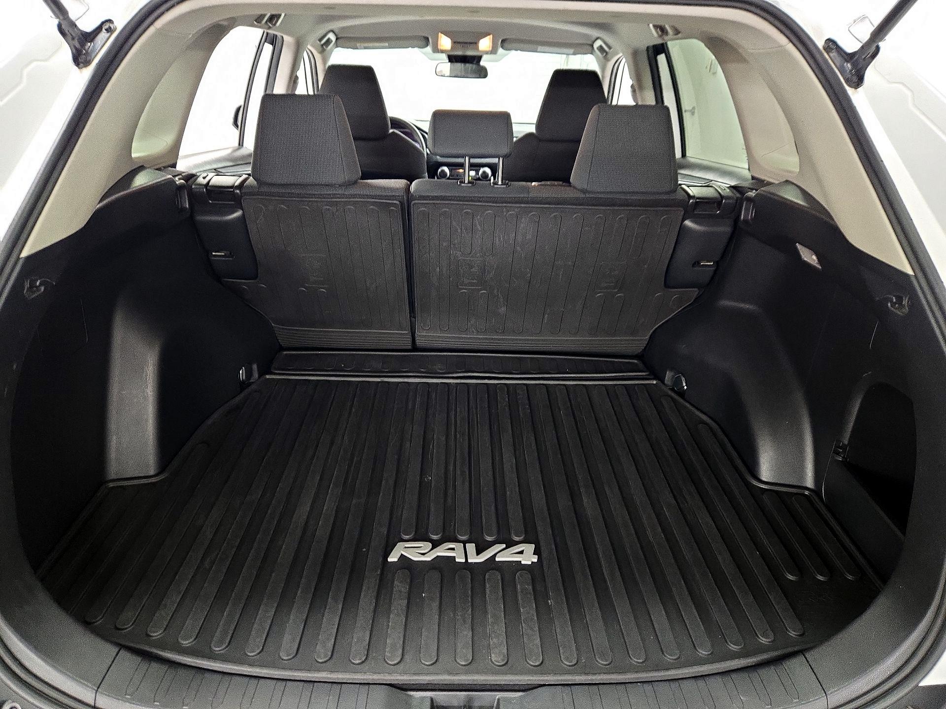 Thumbnail: 2020 Toyota RAV4 - 20