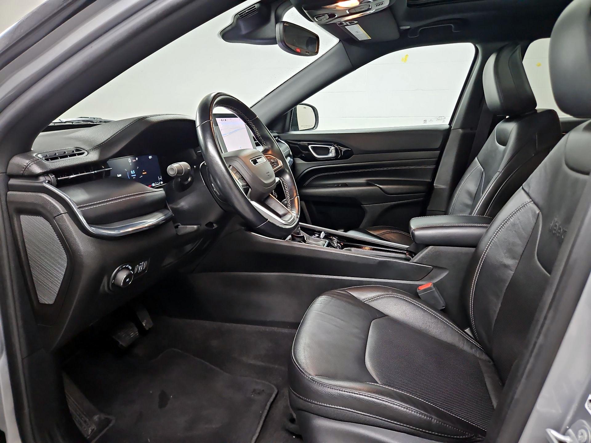 Thumbnail: 2022 Jeep Compass - 11