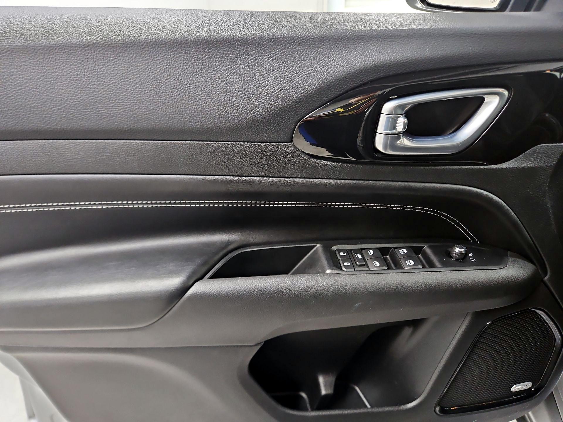 Thumbnail: 2022 Jeep Compass - 12