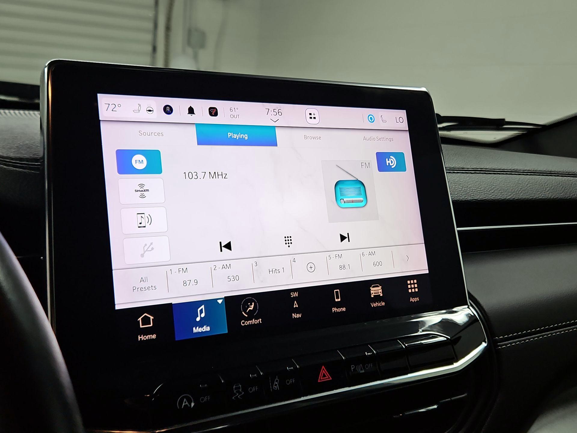 Thumbnail: 2022 Jeep Compass - 16