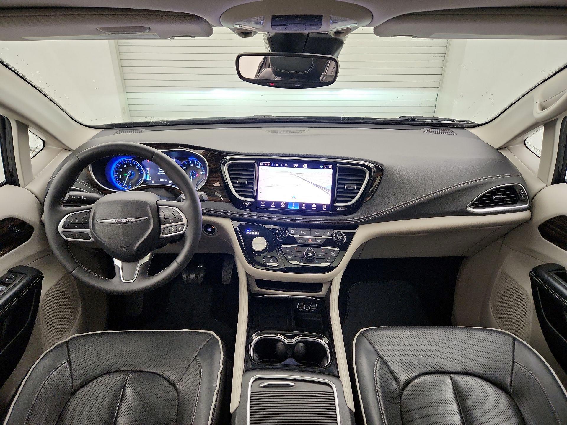 Thumbnail: 2023 Chrysler Pacifica - 9