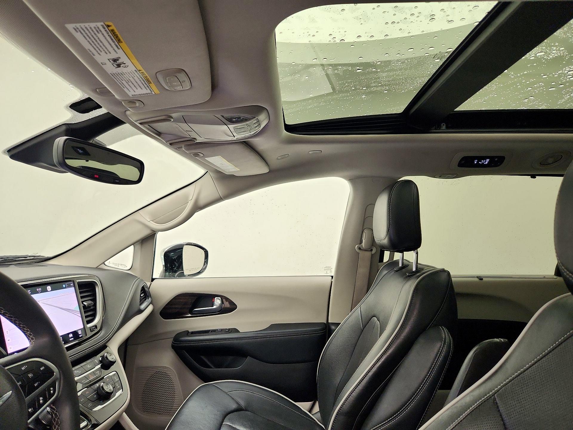 Thumbnail: 2023 Chrysler Pacifica - 20