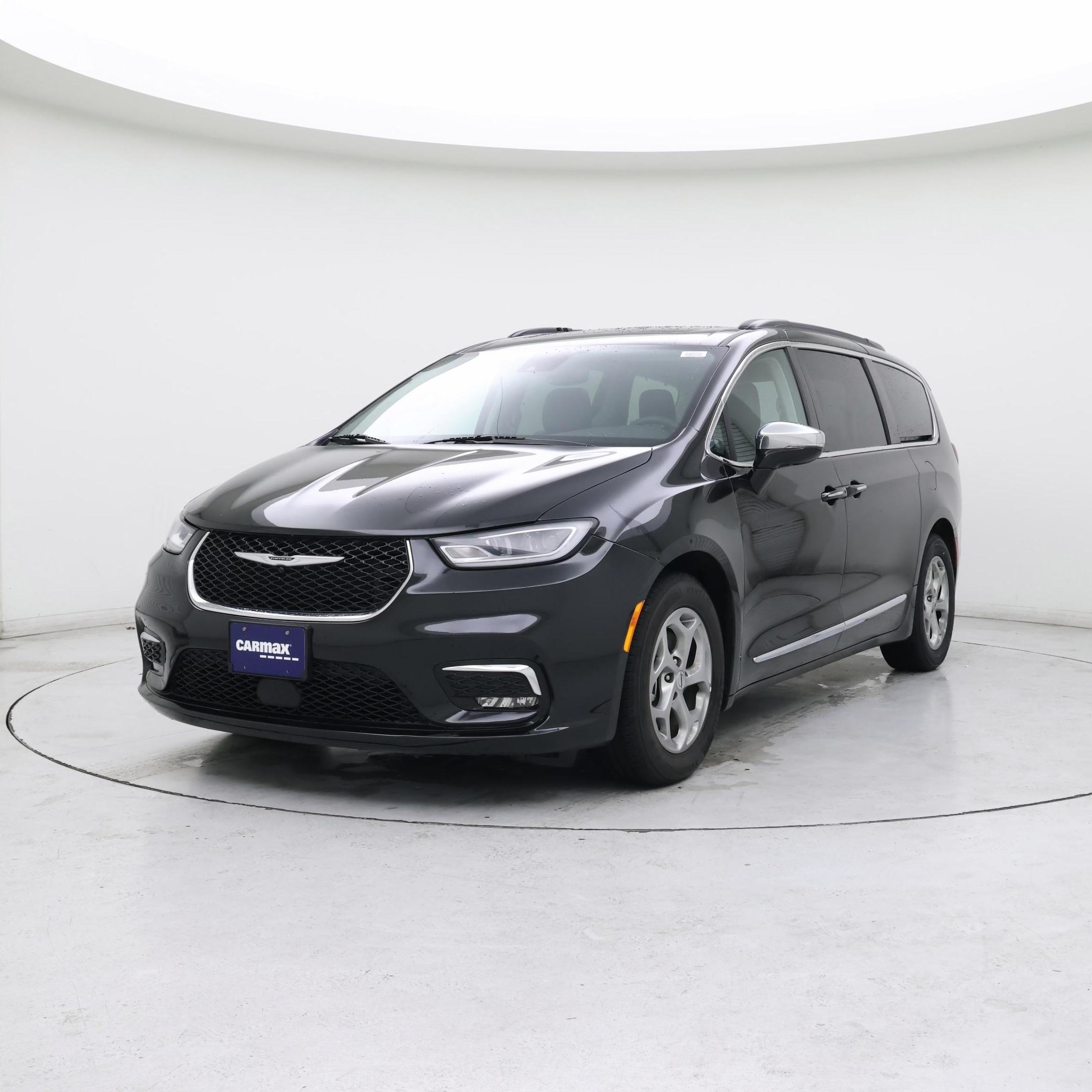Thumbnail: 2023 Chrysler Pacifica - 4