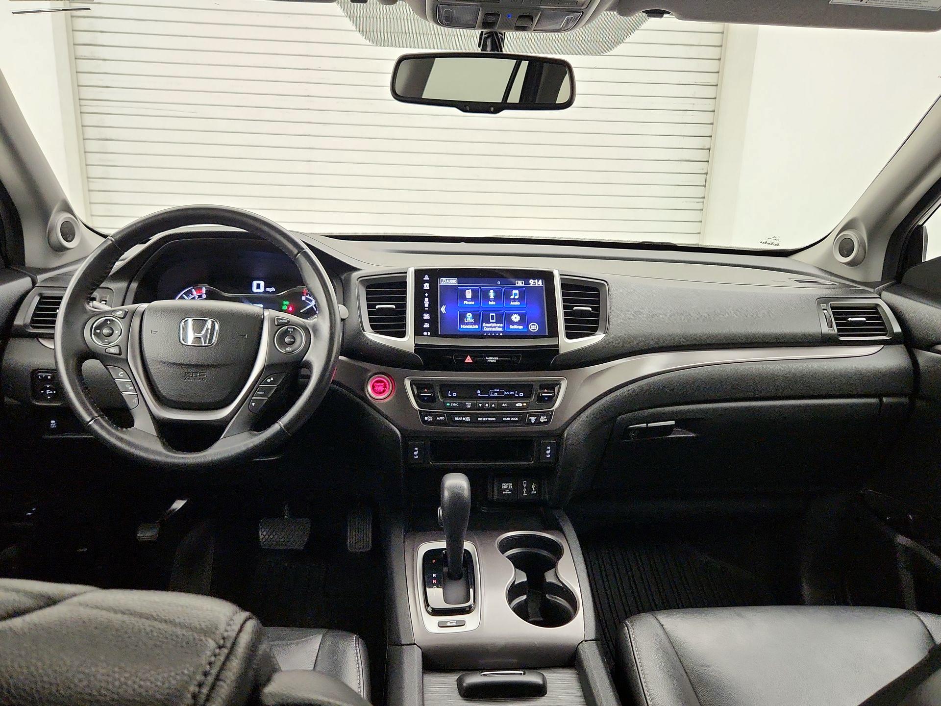 Thumbnail: 2017 Honda Pilot - 9